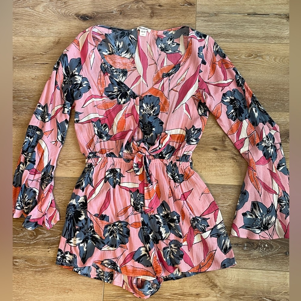 Billabong size large romper